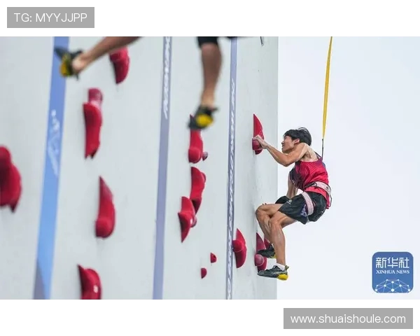 成都攀岩队在团队协作排名中创下新高展现团结与实力 成都攀岩队在团队协作排名中创下新高展现团结与实力