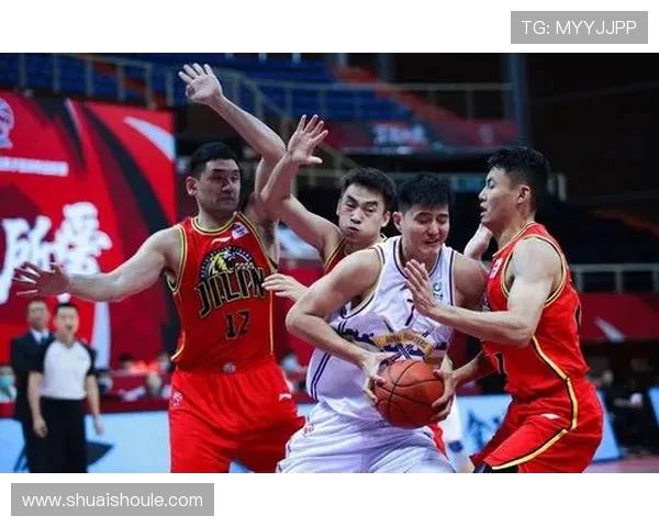 成都极限运动队在世界滑板锦标赛中以87分领跑积分榜展现强劲实力 成都极限运动队在世界滑板锦标赛中以87分领跑积分榜展现强劲实力