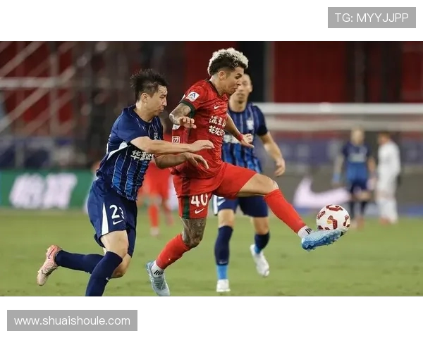 中超激战河南队迎战江苏队双方全力争胜争夺宝贵积分 中超激战河南队迎战江苏队双方全力争胜争夺宝贵积分