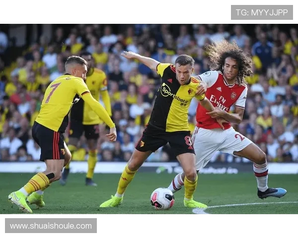 伯明翰城与考文垂的激烈对决揭示英冠联赛的竞争魅力与球队实力较量