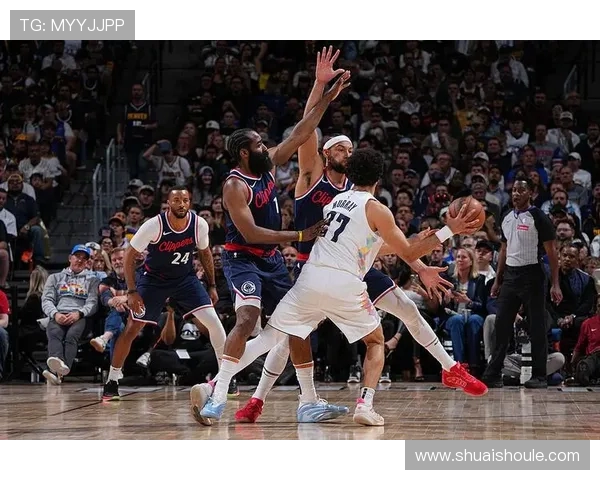 快船与掘金激战9月14日期待精彩对决与球星表现 快船与掘金激战9月14日期待精彩对决与球星表现