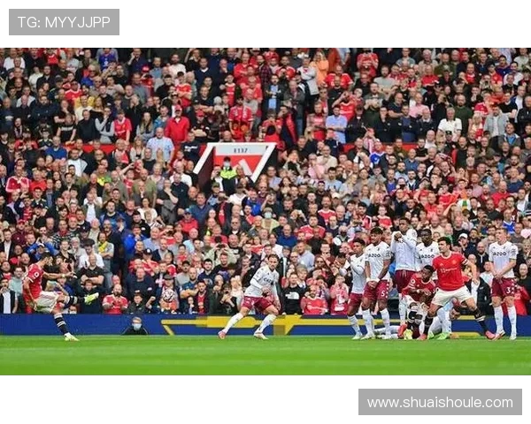 德比队与布莱克本的激烈对决展现英冠赛场的竞争魅力与精彩瞬间