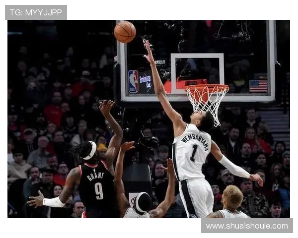 文班亚马场均20分10篮板3盖帽新秀表现超群引发关注