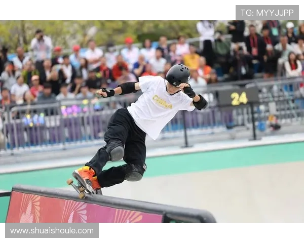 重庆滑板队在世界滑板锦标赛中以60分稳居积分榜首位