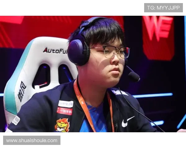 LNG战队在冠军杯积分榜中以90分稳居第一位置展现强劲实力 LNG战队在冠军杯积分榜中以90分稳居第一位置展现强劲实力